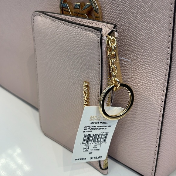 MICHAEL KORS
Jet Set Travel Small Saffiano Leather Top Zip Coin Pouch Wth ID
NWT - Picture 4 of 15